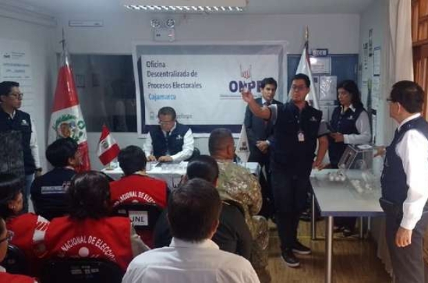 standard_920363-onpe-sorteo-a-los-miembros-de-mesa-para-las-complementarias-en-pion-y-ninabamba (1)
