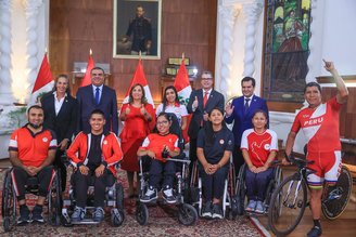 autoridades y paradeportistas juntos por los juegos parapanamericanos lima 2027 (1)
