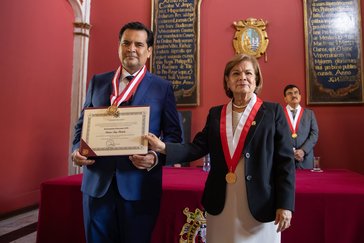 presidente del ipd, federico tong, junto a la rectora de san marcos, jerí ramón (1)