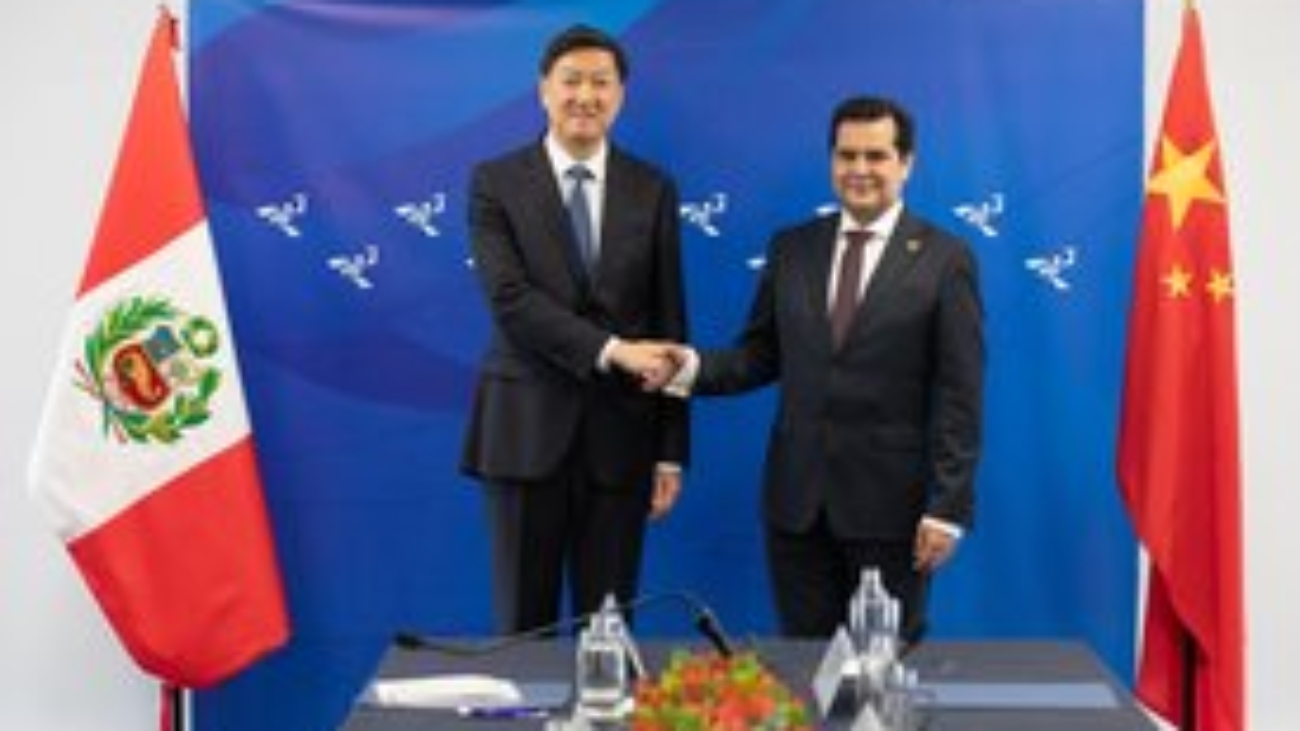 presidente del ipd, federico tong, junto al ministro de deporte de china, Gao Zhidan (1)