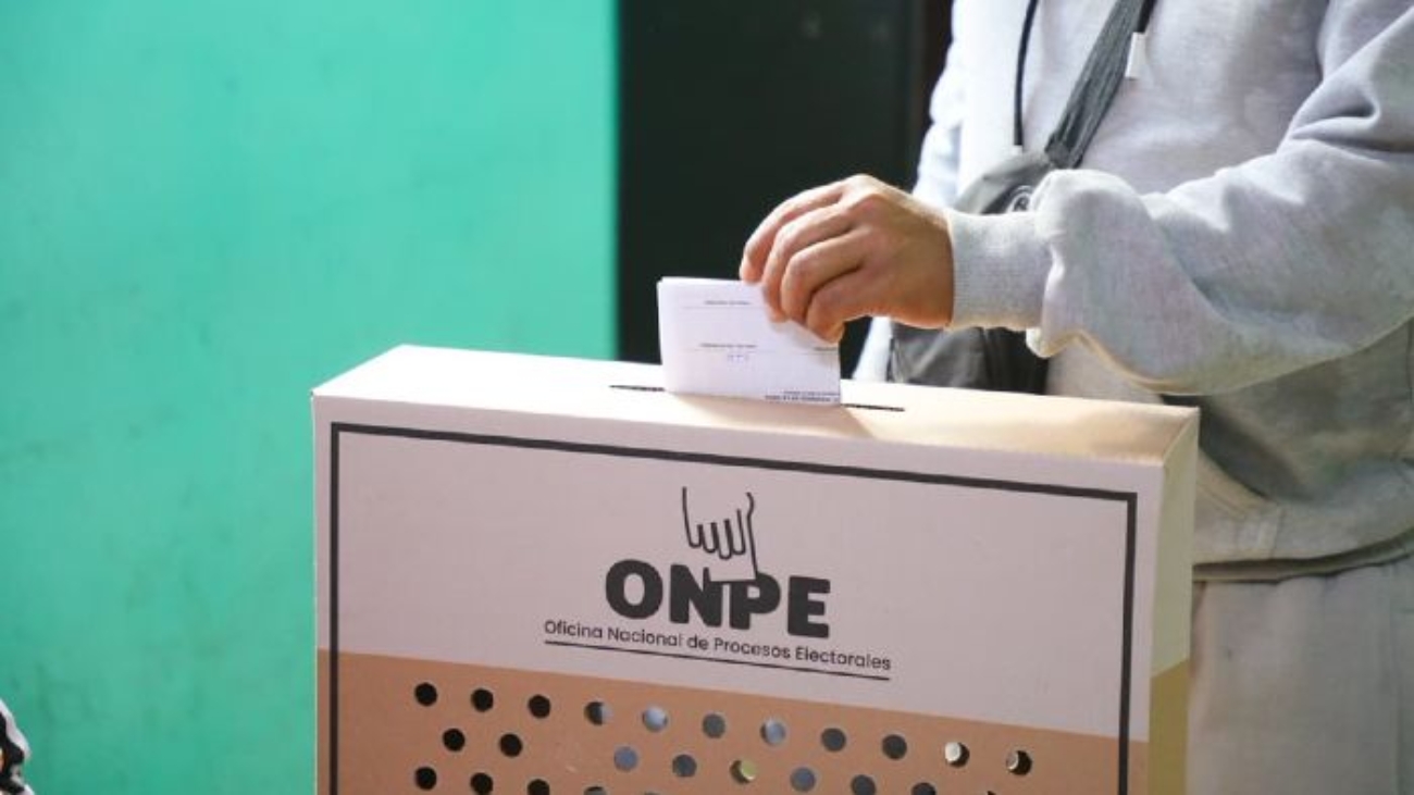1416386-onpe-regula-eleccion-de-representantes-de-las-facultades-de-derecho-ante-el-jne (1)