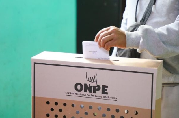 1416386-onpe-regula-eleccion-de-representantes-de-las-facultades-de-derecho-ante-el-jne (1)