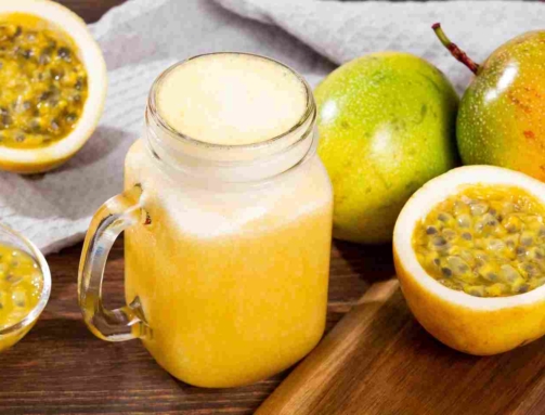 Tasty,Passion,Fruit,Juice;,Photo,On,Wooden,Background