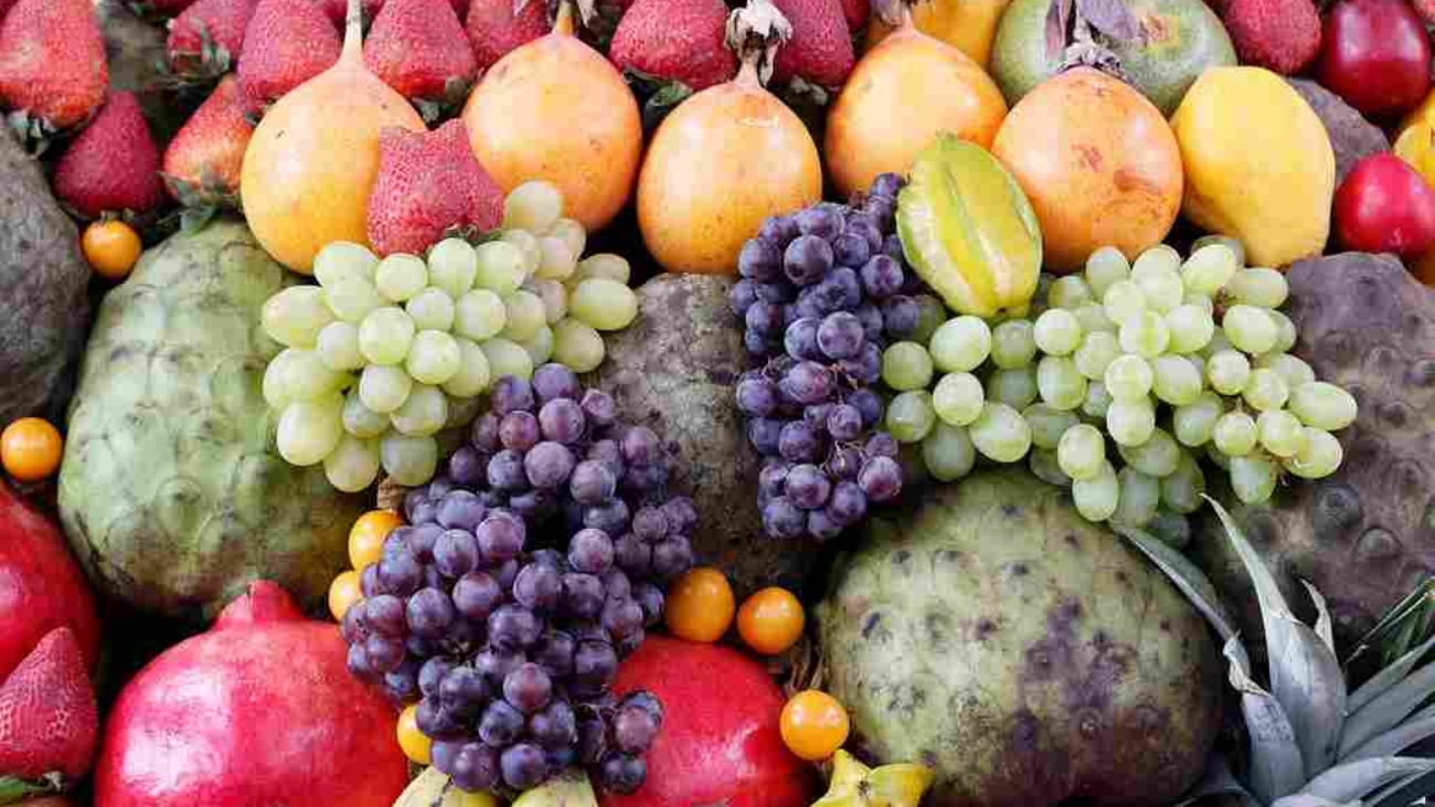 Beautiful,Composition,Of,Exotic,Fruits,In,The,Central,Covered,Market